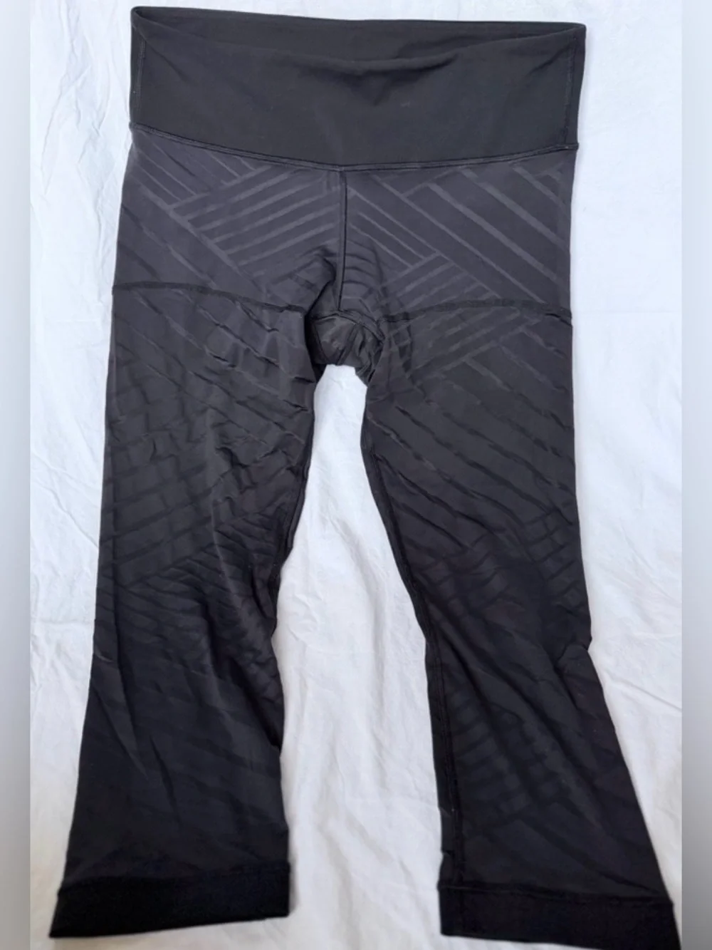 Lululemon Hot Like Agni Crop (23